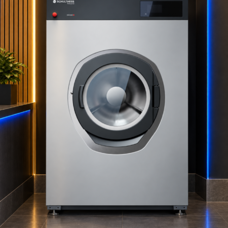 Lavadora industrial Schulthess proLine W220 de 24 kg con fondo negro, madera y luz azul